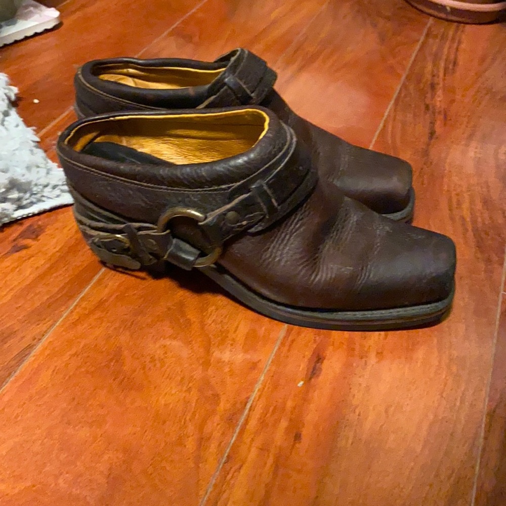Frye mules size 7 1/2